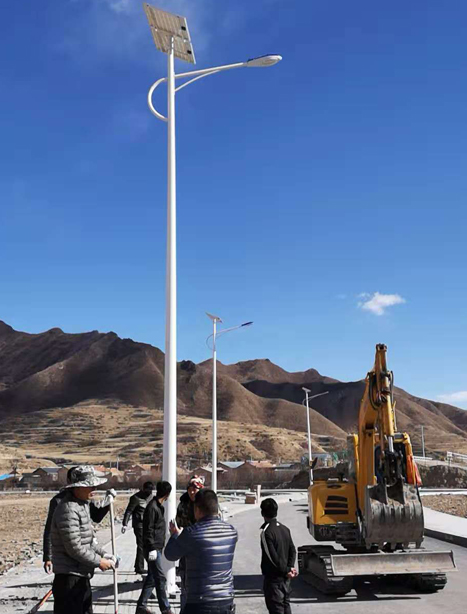 甘南碌曲10米老街街道太阳能路灯项目