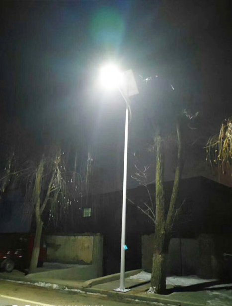 积石山县老街街道太阳能路灯项目