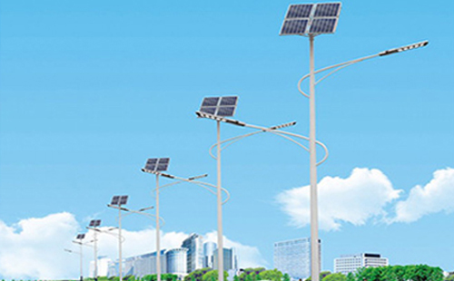 北方冬季老街街道太阳能路灯的保养要点